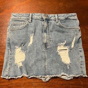 Forever 21 ripped jean skirt